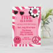 Invitation Five is a Vibe, pink retro 5th Birthday (Debout devant)
