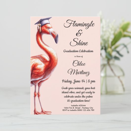 Invitation Flamingle & Celebrate! Flamingo Graduation Party (Debout devant)