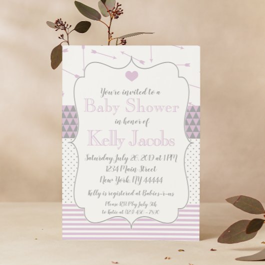 Invitation Flèches de coeur pourpre et courbée Baby shower In