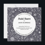 Invitation Fleur Chalkboard Monochrome Fête des mariées moder<br><div class="desc">Délicats dessins de fleurs botaniques en blanc sur un arrière - plan en damier gris foncé pour une ambiance florale moderne. Une jolie invitation à la douche nuptiale coordonnée que vous pouvez modifier pour convenir à votre propre célébration.</div>
