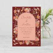 Invitation Fleur sauvage Arch Dark Terracotta Mariage de auto (Debout devant)