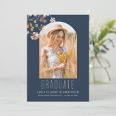 Invitation Fleur sauvage Boho Floral Graduation Party Arch Ph (Debout devant)