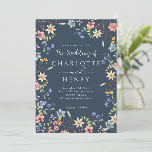 Invitation Fleur sauvage de code QR de la Marine bleu moderne (Debout devant)