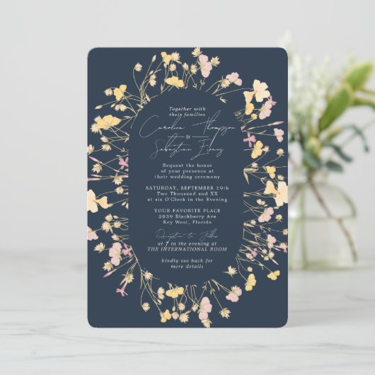 Invitation Fleur sauvage Double Arch Navy RSVP QR Code Mariag (Debout devant)