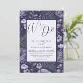 Invitation Fleur sauvage moderne Dusty Purple Script Mariage (Debout devant)