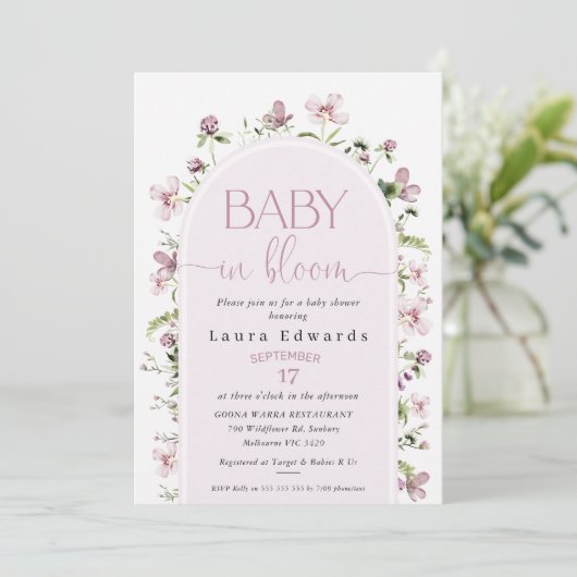 Invitation Fleur sauvage violet Arch Baby Bloom baby shower (Debout devant)