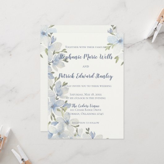 Invitation Fleurs aquarelles texturées en bleu et vert (Devant/Arrière en situation)