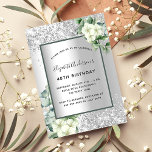 Invitation Fleurs blanches d'argent eucalyptus anniversaire d<br><div class="desc">Arrière - plan à l'aspect argent faux décoré de fleurs blanches,  de fleurs,  de verdure d'eucalyptus et de faux confettis d'argent. Personnalisez et ajoutez votre nom et les détails de votre fête. Lettres noires.</div>