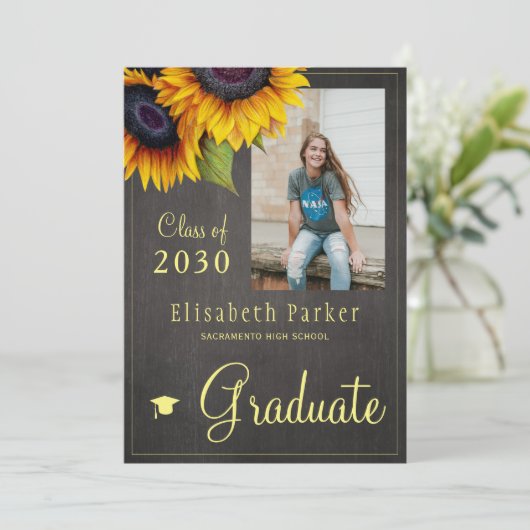Invitation Fleurs de soleil dorées Fête de graduation de coll (Debout devant)