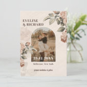 Invitation Fleurs en terre cuite moderne arche feuilles verts (Debout devant)