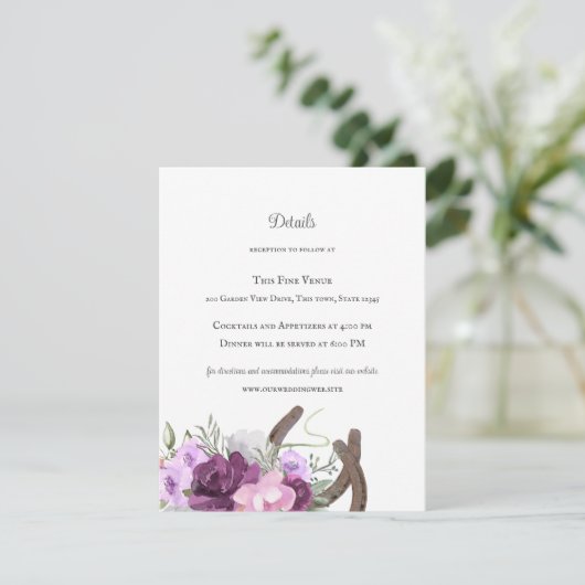 Invitation Fleurs et fer à cheval rustiques violet (Debout devant)