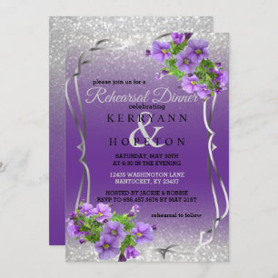 Invitation Fleurs et parties scintillantes pourpres d'argent