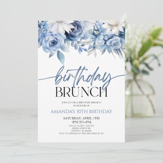 Invitation Fleurs florales bleu Dusty Anniversaire Brunch Par (Debout devant)