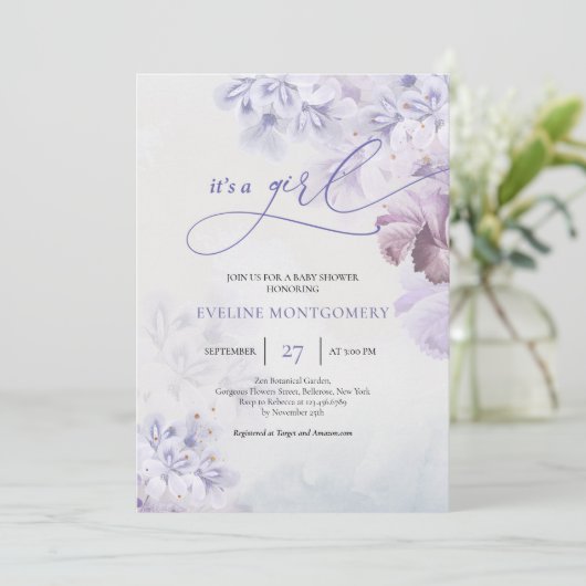 Invitation Fleurs mauve pastel doux bleu poussiéreux C'est un (Debout devant)
