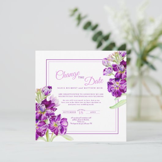Invitation Fleurs stocks violettes art mariage changer la dat (Debout devant)