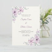 Invitation Fleurs violettes romantiques Floral White Cream Ma (Debout devant)