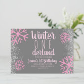 Invitation Flocon de neige rose écriture enneigée premier ann (Debout devant)