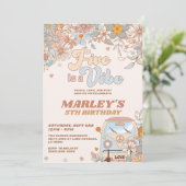 Invitation Floral Five est un Vibe Super Retro 5e anniversair (Debout devant)