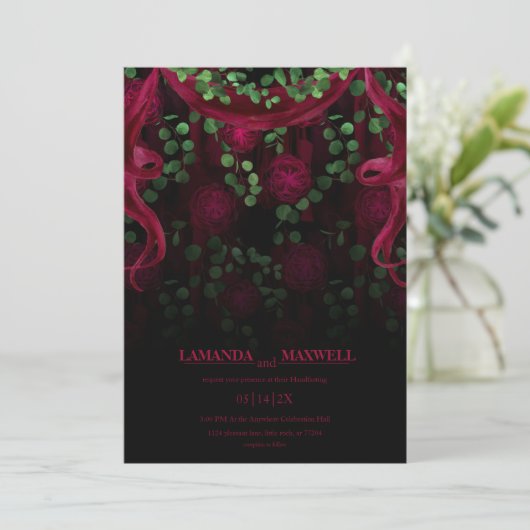 Invitation Floral gothique foncé Fuchsia Mariage à la main (Debout devant)