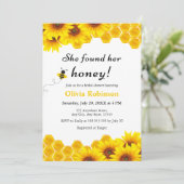 Invitation Floral Jaune Elle A Trouvé Sa Fête des mariées De (Debout devant)