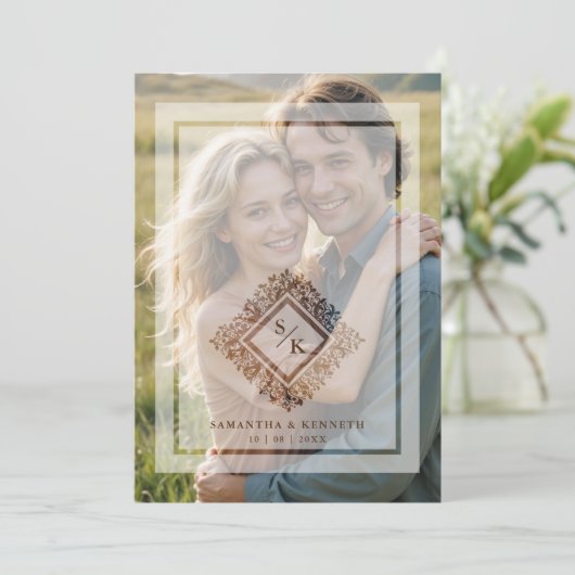 Invitation Floral Ornate Frame Diamond Shape Wedding Initials (Debout devant)
