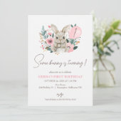 Invitation Floral rose Photo Un lapin 1er anniversaire (Debout devant)