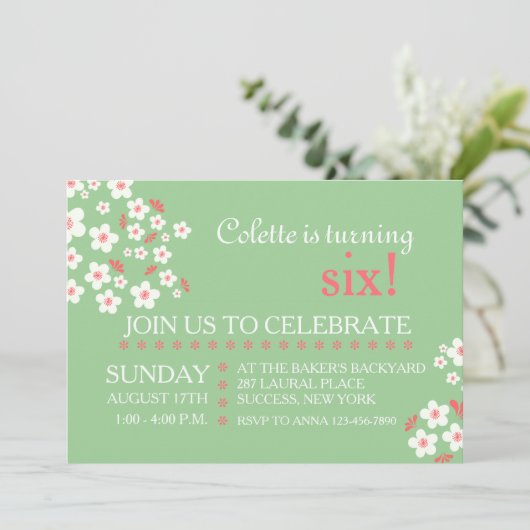 Invitation florale de délicatesses blanches (Debout devant)