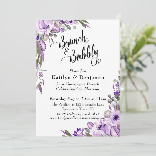 Invitation Flore d'aquarelle violette Brunch & Bubbly (Debout devant)