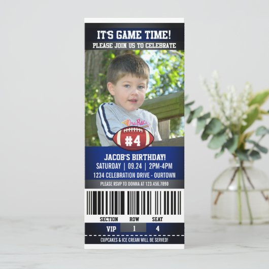 Invitation Football Modèle photo d'anniversaire (Debout devant)