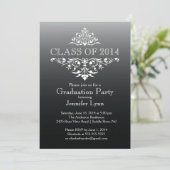 Invitation Formelle Black Elegant Flourish Graduation Party (Debout devant)