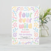 Invitation Four Ever Wild Confetti Balloon 4th Birthday  (Debout devant)