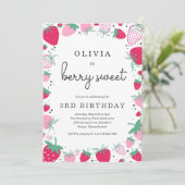 Invitation Fraise Anniversaire Berry Sweet Anniversaire (Debout devant)