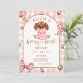 Invitation fraise baie sucrée fille ruban rose (Debout devant)
