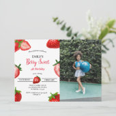 Invitation Fraise Berry Girl n'importe quel anniversaire| Ber (Debout devant)