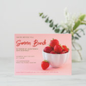 Invitation Fraises Rouges Sur Pink Summer Brunch Anniversaire (Debout devant)