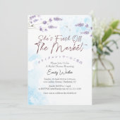 Invitation Fresh Off the Market Bridal Shower Lavender Blue (Debout devant)