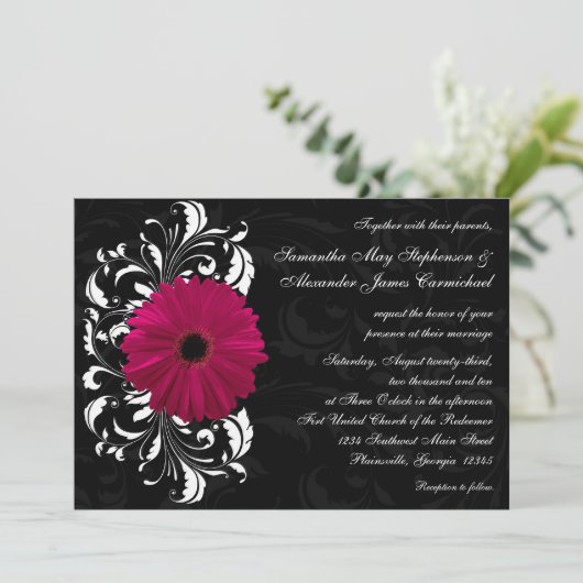 Invitation Fuchsia Scroll Gerbera Daisy avec noir et blanc (Debout devant)