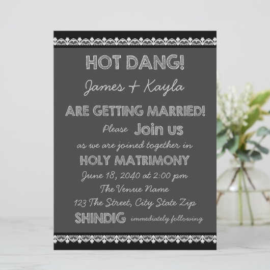 Invitation Fun Old School Rustic Chalkboard Mariage campagnar (Debout devant)