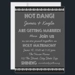 Invitation Fun Old School Rustic Chalkboard Mariage campagnar<br><div class="desc">Plaisant noir et blanc vieux tableau noir tableau noir "Hot Dang!" modèle d'invitation mariage campagnard.</div>