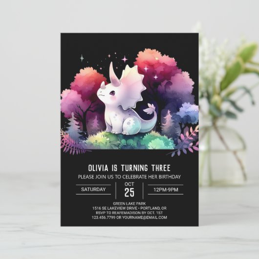 Invitation Fun Pastel Triceratops Anniversaire (Debout devant)