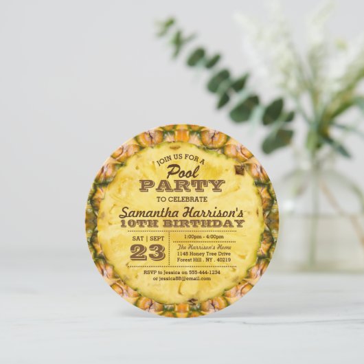 Invitation Fun Pineappy Summer Pool Party N'importe quel âge (Debout devant)