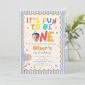 Invitation Fun To Be One Photo Colorful 1st Birthday (Debout devant)