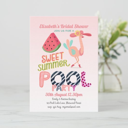 Invitation Fun Tropical Flamant rose Pool Party Rose Bleu mod (Debout devant)