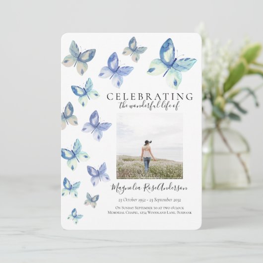 Invitation funéraire simple papillon bleu (Debout devant)