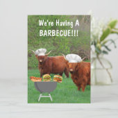 Invitation Funny Highland Cow Barbecue (Debout devant)