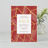 Invitation Gala Géométrique Rouge Gold Foil (Debout devant)