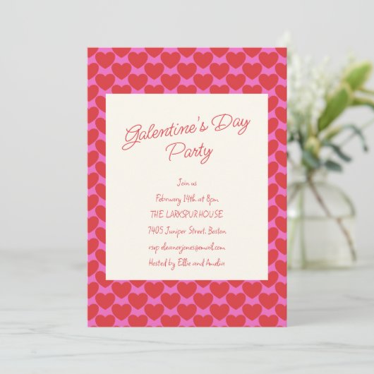 Invitation Galentine's Party Pink and Red Heart Valentine (Debout devant)