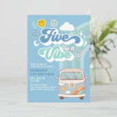Invitation Garçon Van Groovy Rainbow Five est une ambiance 5e (Debout devant)