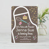 Invitation Gâteau d'anniversaire décoré de cupcakes avec pail (Debout devant)