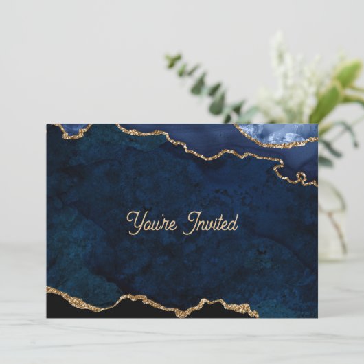 Invitation Geode Blue Gilded Birthday (Debout devant)
